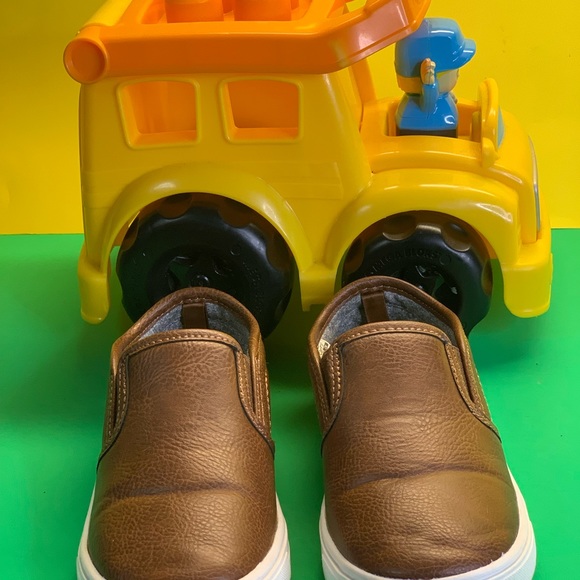 Carter’s Toddler Loafers - Picture 2 of 6
